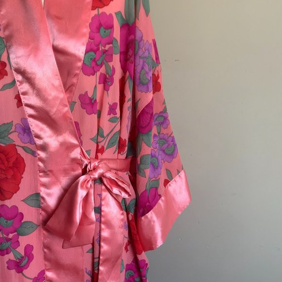 Gold Tag Victoria’s Secret Floral Kimono - Picture 1 of 4